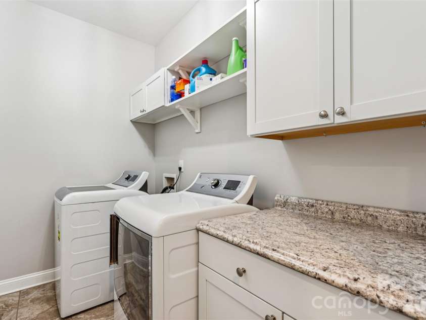 13335 Horned Lark Drive, Charlotte, NC 28278.  MLS# CAR4366538, YatesRealty ID 15743. Dedicated first floor laundry room with ample counter space. 