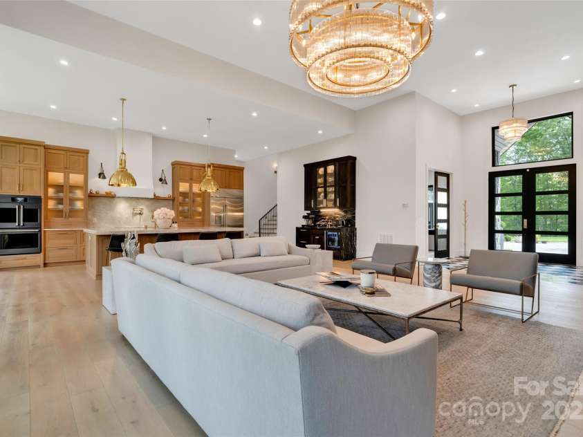 38 Thistle Lane, Fletcher, NC 28732.  MLS# CAR4264594, YatesRealty ID 15743. 