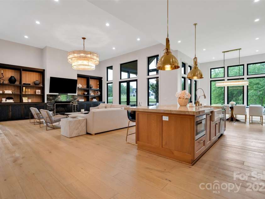 38 Thistle Lane, Fletcher, NC 28732.  MLS# CAR4264594, YatesRealty ID 15743. 