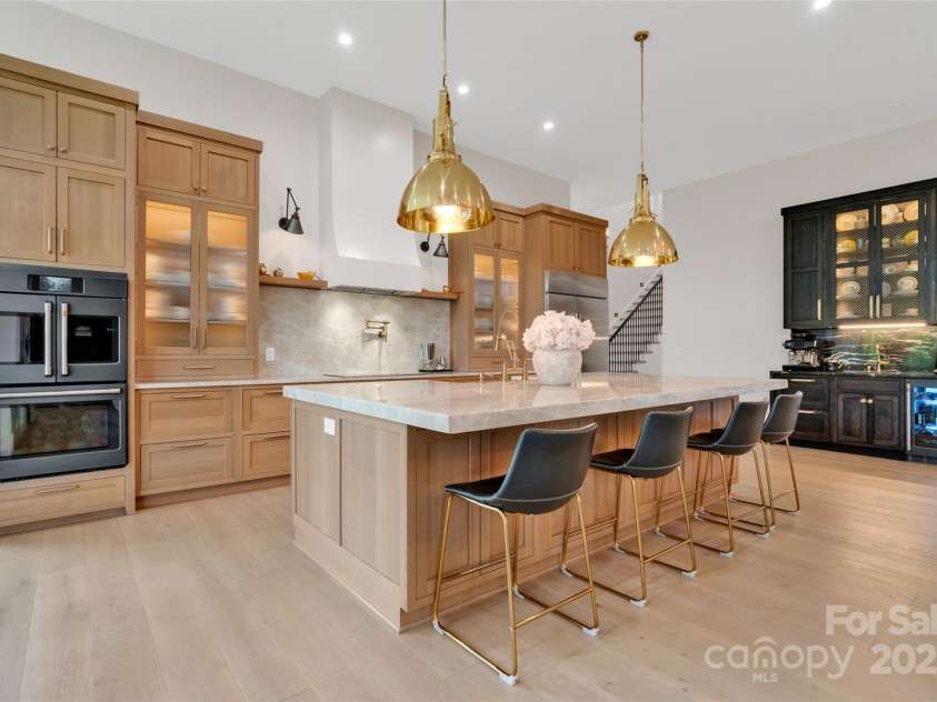 38 Thistle Lane, Fletcher, NC 28732.  MLS# CAR4264594, YatesRealty ID 15743. 