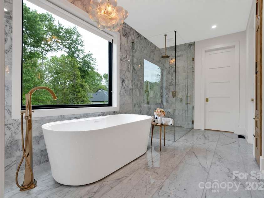 38 Thistle Lane, Fletcher, NC 28732.  MLS# CAR4264594, YatesRealty ID 15743. 