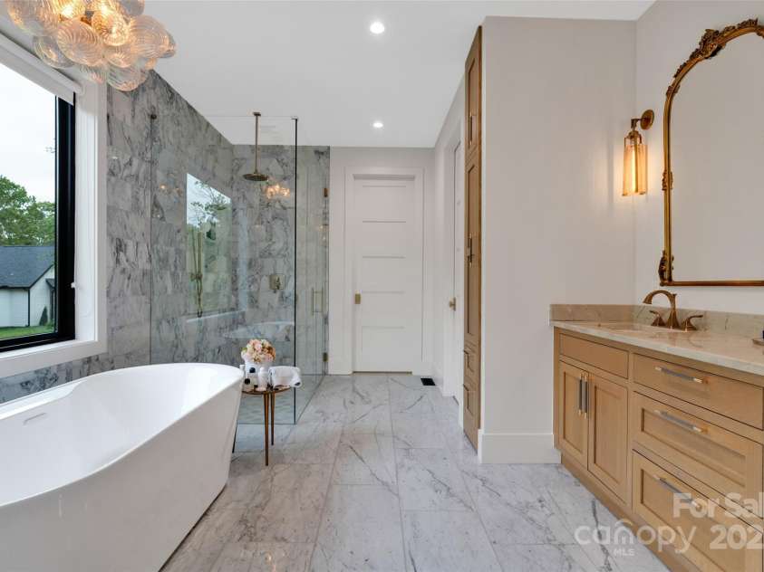 38 Thistle Lane, Fletcher, NC 28732.  MLS# CAR4264594, YatesRealty ID 15743. 