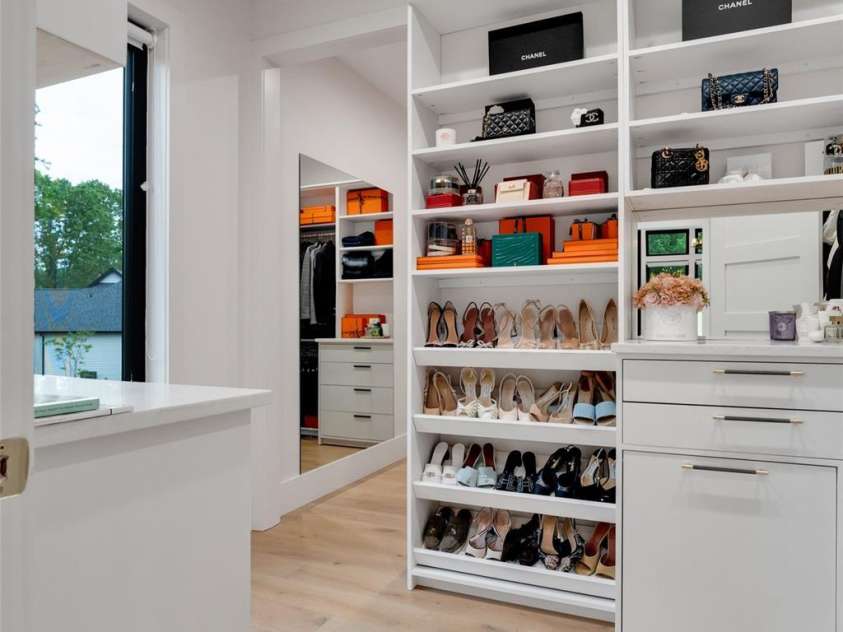 38 Thistle Lane, Fletcher, NC 28732.  MLS# CAR4264594, YatesRealty ID 15743. 