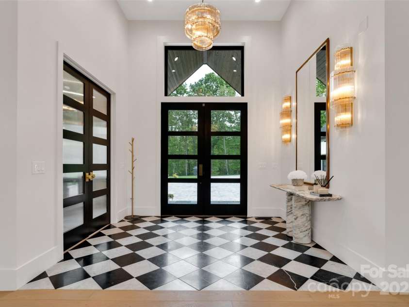 38 Thistle Lane, Fletcher, NC 28732.  MLS# CAR4264594, YatesRealty ID 15743. 