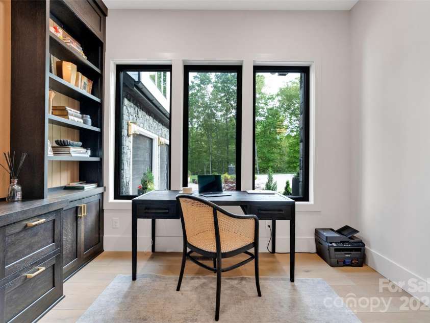 38 Thistle Lane, Fletcher, NC 28732.  MLS# CAR4264594, YatesRealty ID 15743. 