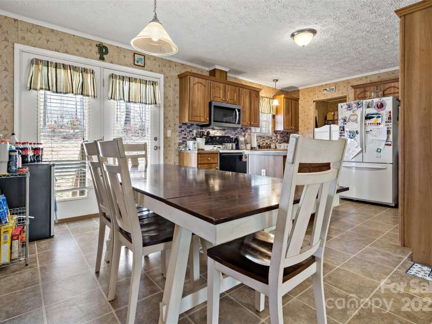 2567 Vein Mountain Road, Nebo, NC 28761.  MLS# CAR4254452, YatesRealty ID 15745. 