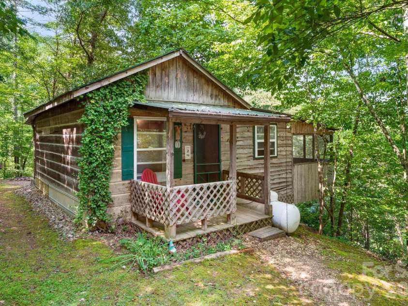 264 Rebel Drive, Hot Springs, NC 28743.  MLS# CAR4360663, YatesRealty ID 15745. 