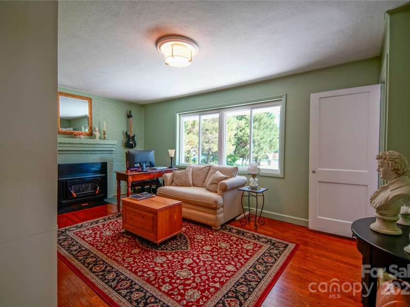 1081 Deas Street, Rock Hill, SC 29732.  MLS# CAR4247810, YatesRealty ID 15746. 