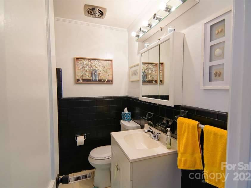 1081 Deas Street, Rock Hill, SC 29732.  MLS# CAR4247810, YatesRealty ID 15746. 