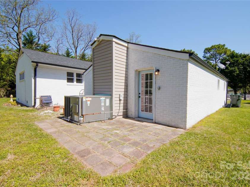 1081 Deas Street, Rock Hill, SC 29732.  MLS# CAR4247810, YatesRealty ID 15746. 