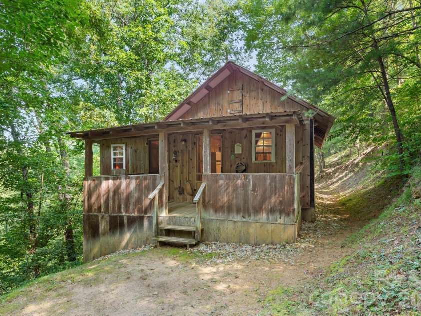 286 Rebel Drive, Hot Springs, NC 28743.  MLS# CAR4364820, YatesRealty ID 15746. 