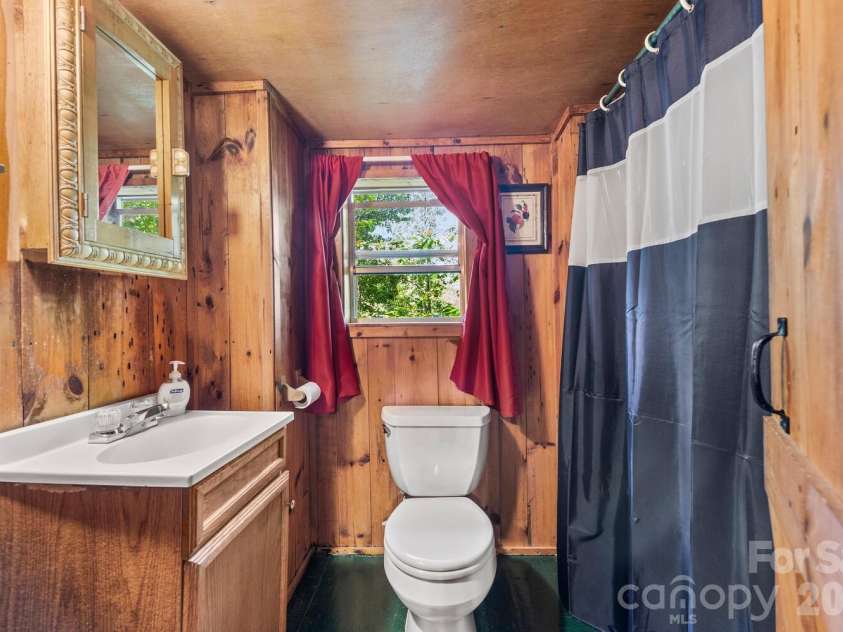286 Rebel Drive, Hot Springs, NC 28743.  MLS# CAR4364820, YatesRealty ID 15746. 