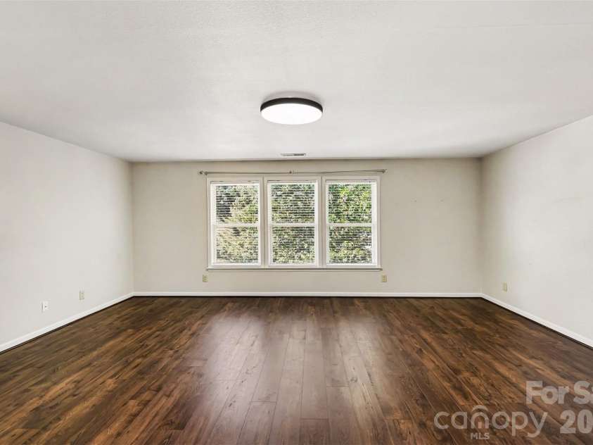 6058 Laurent Avenue, Fort Mill, SC 29715.  MLS# CAR4401920, YatesRealty ID 15748. 