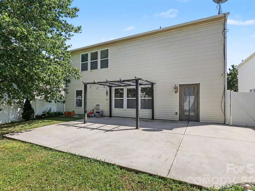 6058 Laurent Avenue, Fort Mill, SC 29715.  MLS# CAR4401920, YatesRealty ID 15748. 