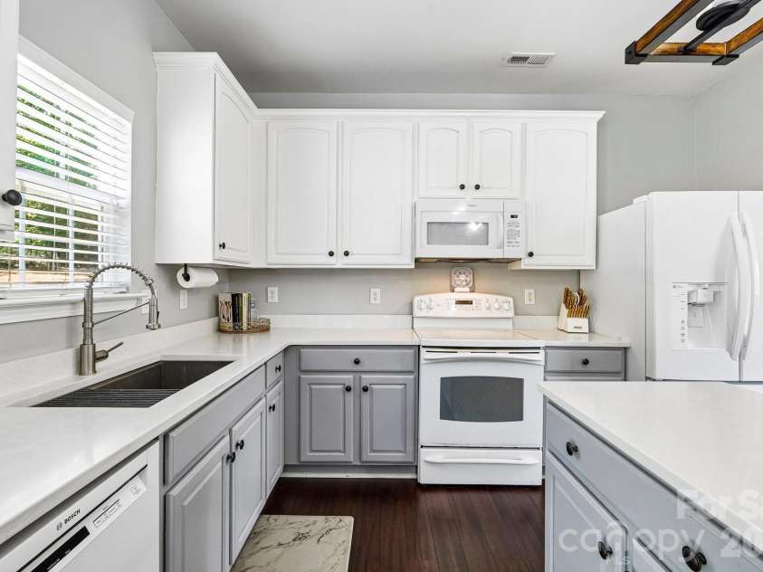13321 Emerald Branch Lane, Charlotte, NC 28273.  MLS# CAR4373815, YatesRealty ID 15749. 
