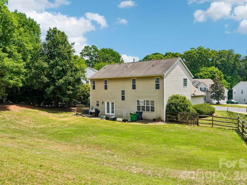 13321 Emerald Branch Lane, Charlotte, NC 28273.  MLS# CAR4373815, YatesRealty ID 15749. 