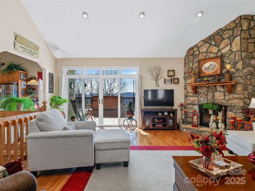 288 Hawks Point Drive, Zirconia, NC 28790.  MLS# CAR4239800, YatesRealty ID 1575. 