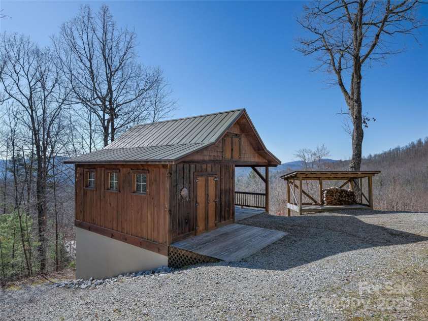 288 Hawks Point Drive, Zirconia, NC 28790.  MLS# CAR4239800, YatesRealty ID 1575. 