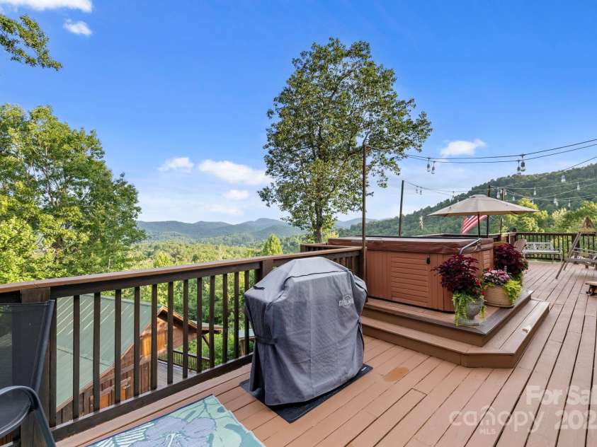 288 Hawks Point Drive, Zirconia, NC 28790.  MLS# CAR4239800, YatesRealty ID 1575. 