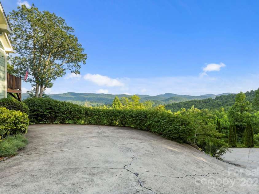 288 Hawks Point Drive, Zirconia, NC 28790.  MLS# CAR4239800, YatesRealty ID 1575. 