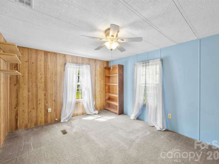 3117 Blue Ridge Drive, Shelby, NC 28150.  MLS# CAR4372397, YatesRealty ID 15750. 