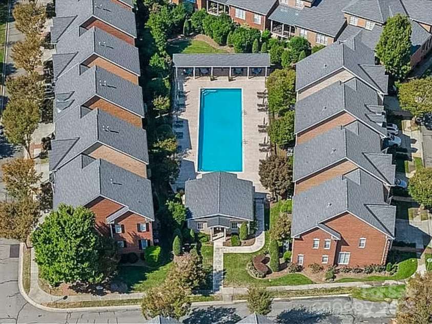 6231 Wakehurst Road, Charlotte, NC 28226.  MLS# CAR4249414, YatesRealty ID 15750. 