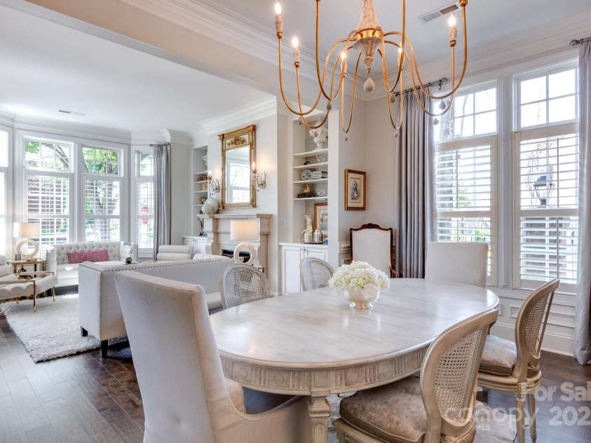 6231 Wakehurst Road, Charlotte, NC 28226.  MLS# CAR4249414, YatesRealty ID 15750. Elegant, open and airy flow