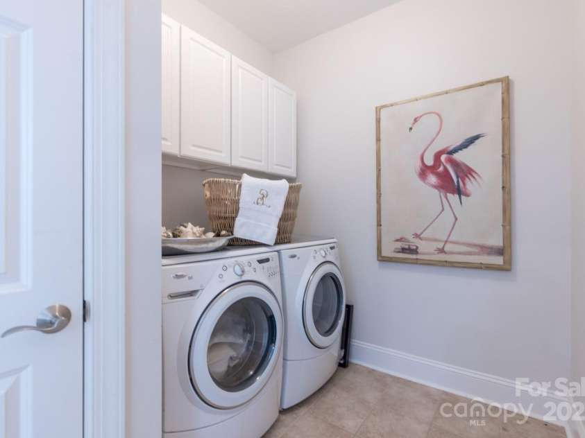 6231 Wakehurst Road, Charlotte, NC 28226.  MLS# CAR4249414, YatesRealty ID 15750. Spacious Laundry