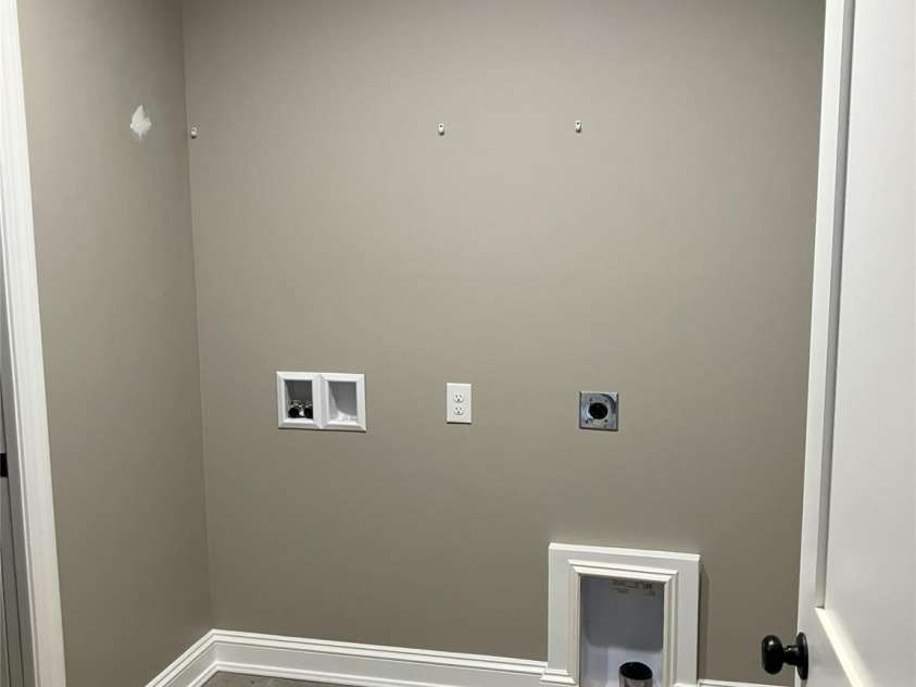 4952 Southview Drive, Hickory, NC 28602.  MLS# CAR4354852, YatesRealty ID 15751. 