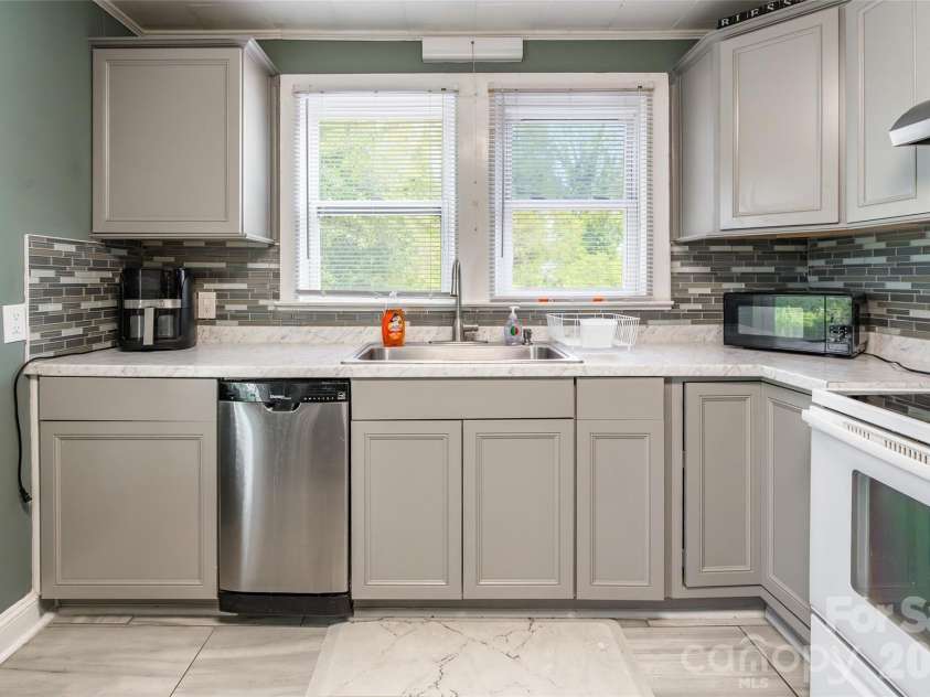 603 Fairview Street, Kannapolis, NC 28083.  MLS# CAR4365384, YatesRealty ID 15752. 