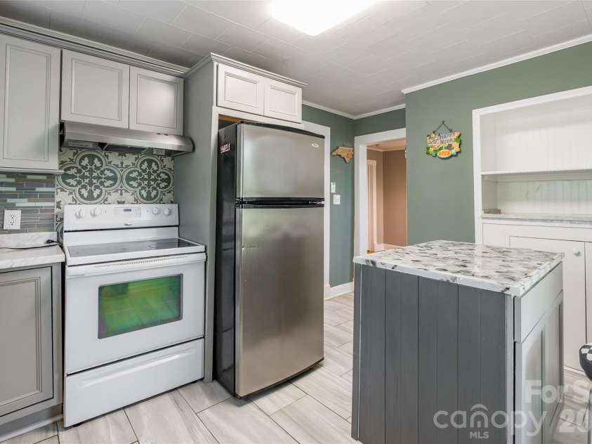 603 Fairview Street, Kannapolis, NC 28083.  MLS# CAR4365384, YatesRealty ID 15752. 