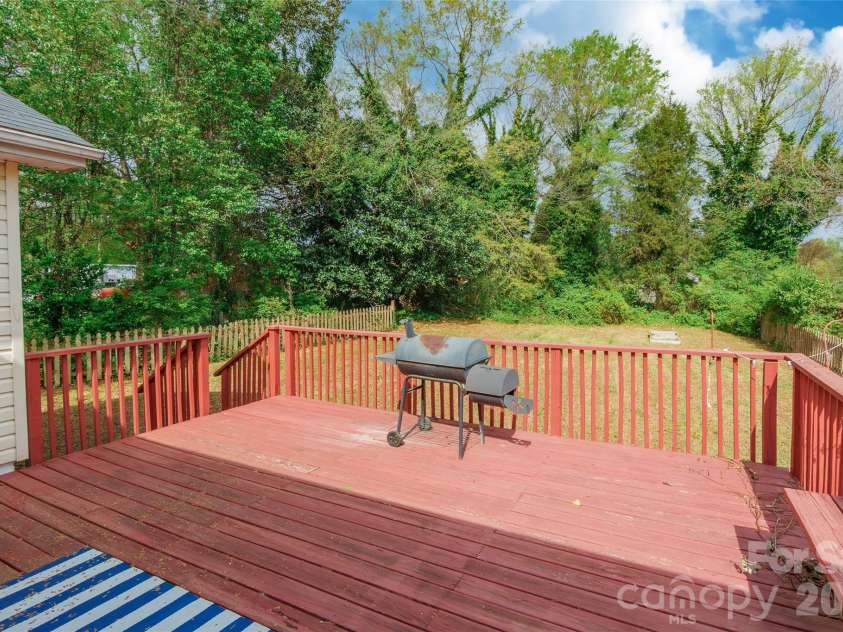 603 Fairview Street, Kannapolis, NC 28083.  MLS# CAR4365384, YatesRealty ID 15752. 