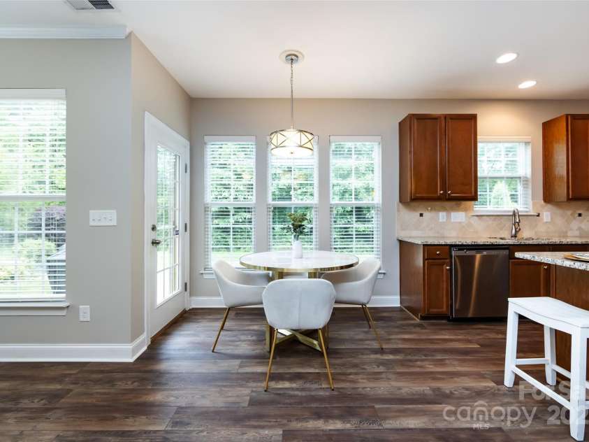 10125 Loch Lomond Drive, Charlotte, NC 28278.  MLS# CAR4241005, YatesRealty ID 15754. 