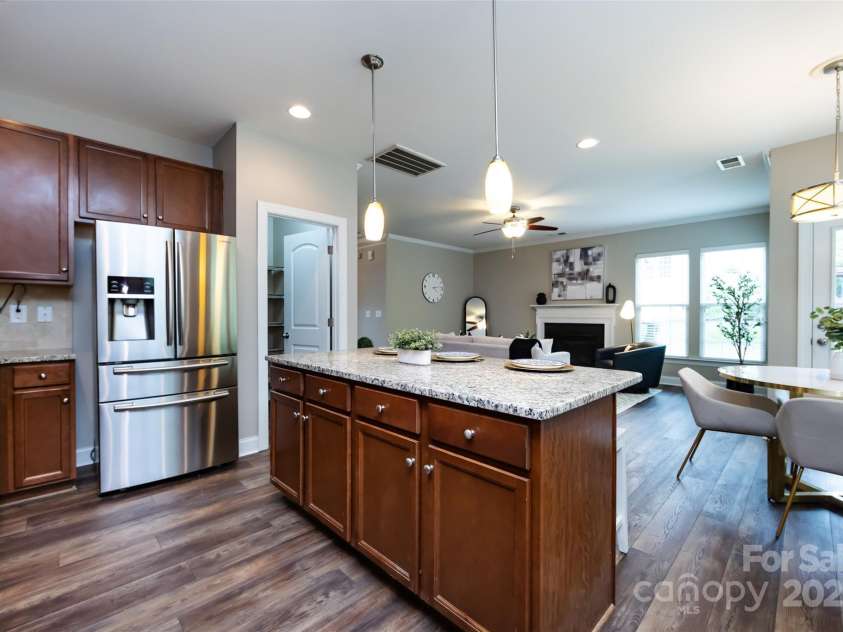 10125 Loch Lomond Drive, Charlotte, NC 28278.  MLS# CAR4241005, YatesRealty ID 15754. 