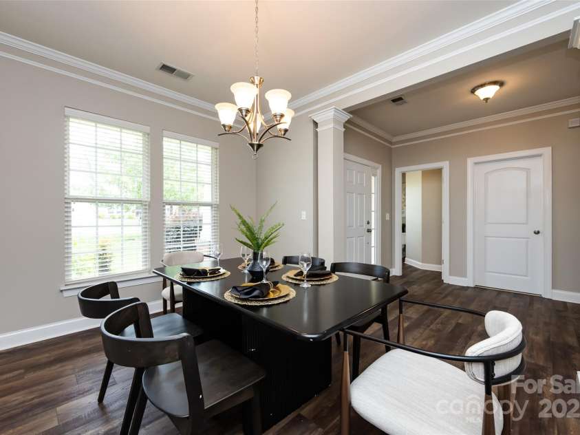 10125 Loch Lomond Drive, Charlotte, NC 28278.  MLS# CAR4241005, YatesRealty ID 15754. 