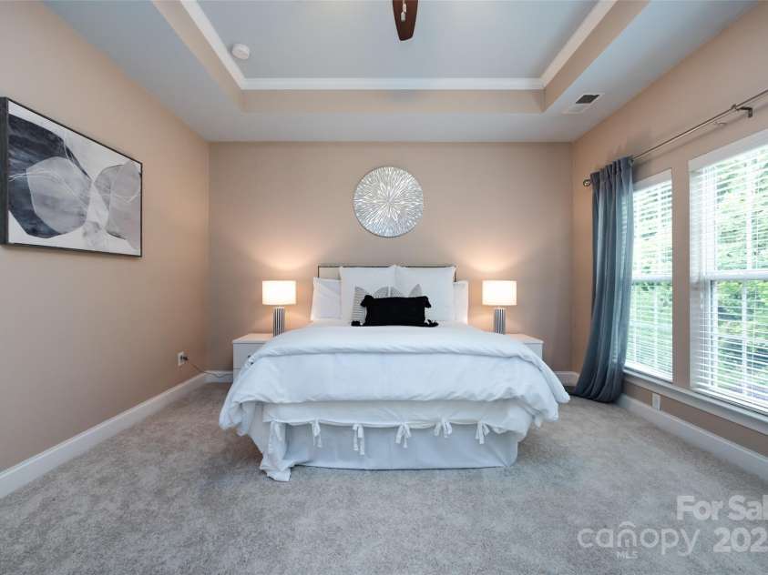 10125 Loch Lomond Drive, Charlotte, NC 28278.  MLS# CAR4241005, YatesRealty ID 15754. 