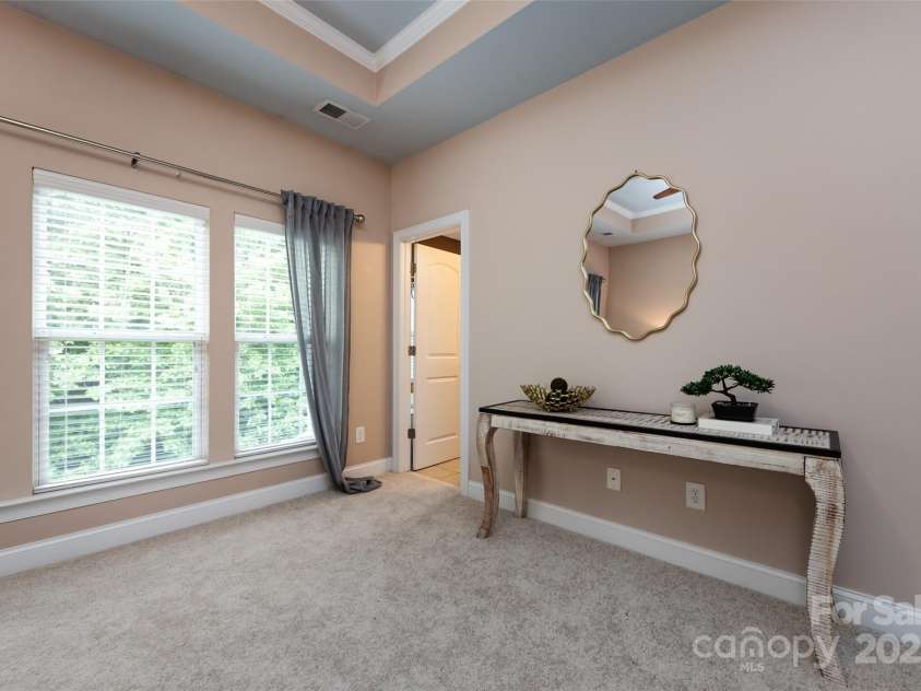 10125 Loch Lomond Drive, Charlotte, NC 28278.  MLS# CAR4241005, YatesRealty ID 15754. 