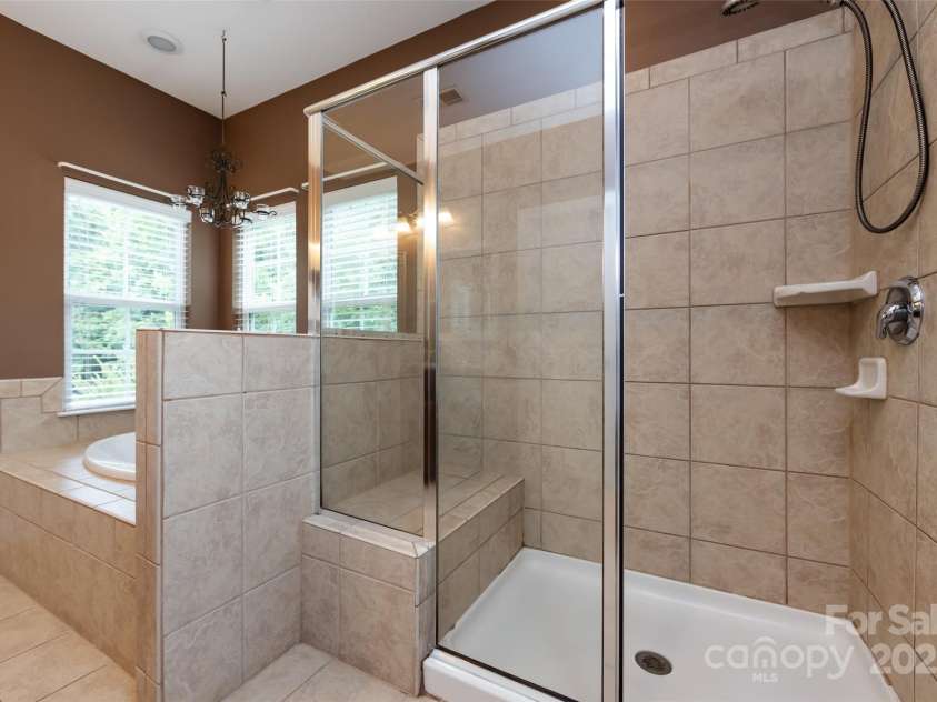 10125 Loch Lomond Drive, Charlotte, NC 28278.  MLS# CAR4241005, YatesRealty ID 15754. 