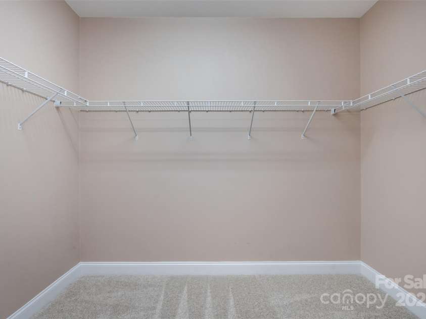 10125 Loch Lomond Drive, Charlotte, NC 28278.  MLS# CAR4241005, YatesRealty ID 15754. 