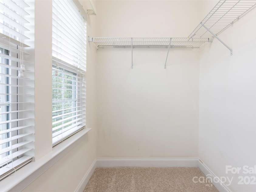 10125 Loch Lomond Drive, Charlotte, NC 28278.  MLS# CAR4241005, YatesRealty ID 15754. 