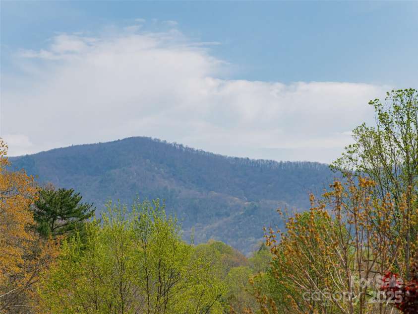 19 Tudor Way, Black Mountain, NC 28711.  MLS# CAR4248012, YatesRealty ID 15755. 