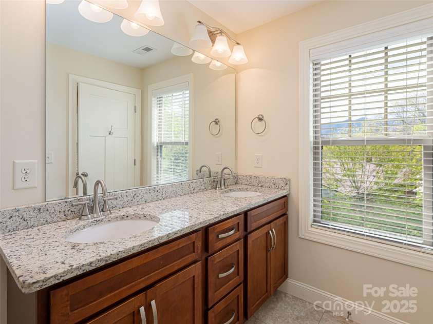 19 Tudor Way, Black Mountain, NC 28711.  MLS# CAR4248012, YatesRealty ID 15755. 