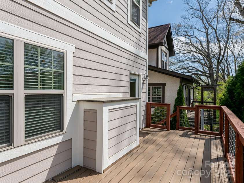 19 Tudor Way, Black Mountain, NC 28711.  MLS# CAR4248012, YatesRealty ID 15755. 