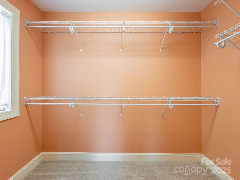 19 Tudor Way, Black Mountain, NC 28711.  MLS# CAR4248012, YatesRealty ID 15755. Primary Walk in Closet