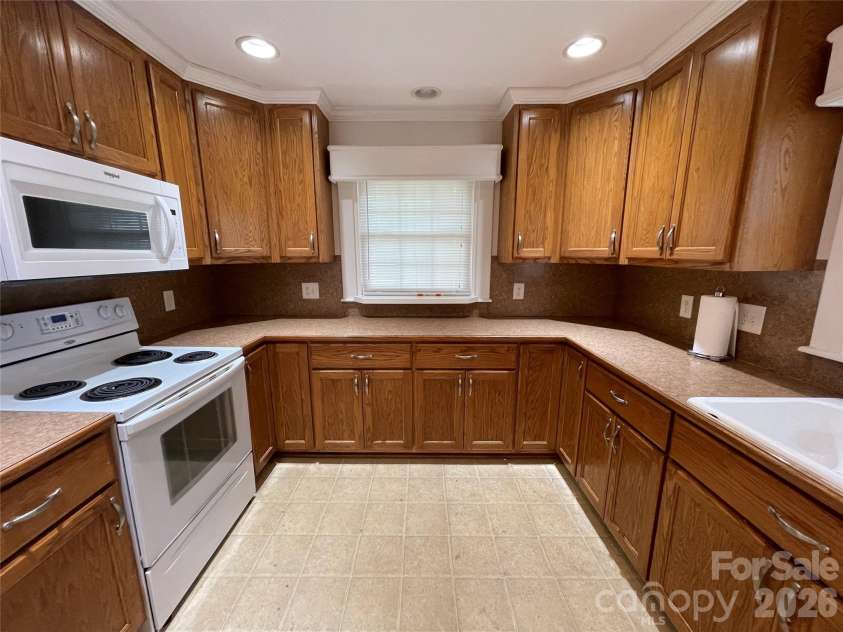 507 Meadowrock Drive, Albemarle, NC 28001.  MLS# CAR4372117, YatesRealty ID 15756. 