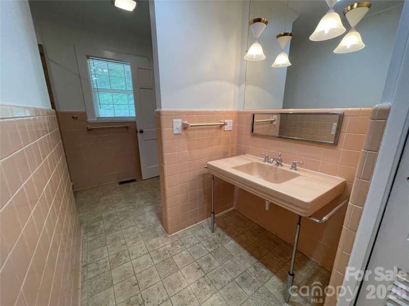 507 Meadowrock Drive, Albemarle, NC 28001.  MLS# CAR4372117, YatesRealty ID 15756. 