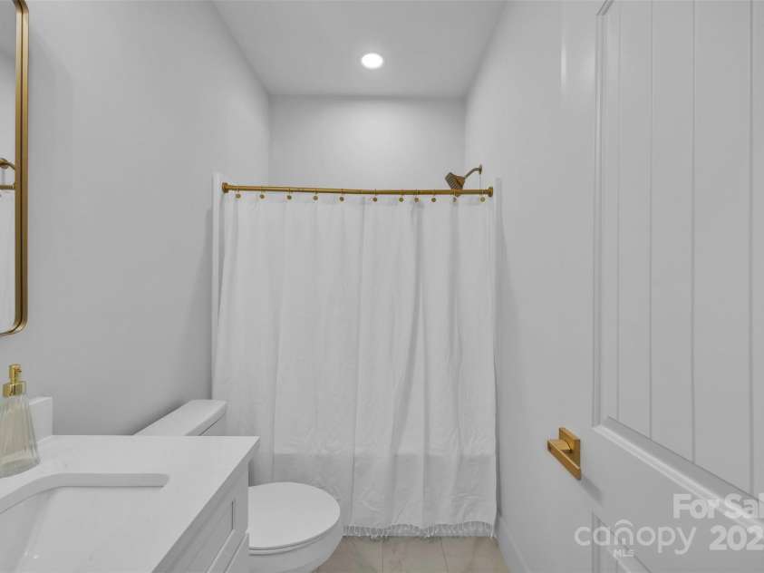 85 Cornerstone Drive, Taylorsville, NC 28681.  MLS# CAR4250711, YatesRealty ID 15756. Guest Bath