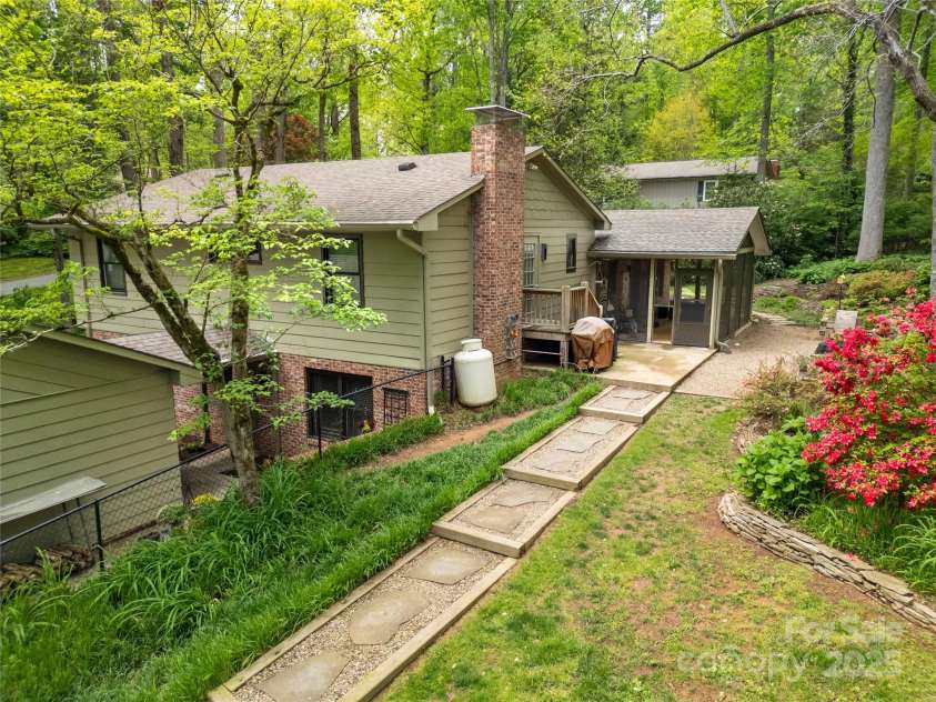 95 Ridgewood Place, Brevard, NC 28712.  MLS# CAR4235574, YatesRealty ID 15757. 