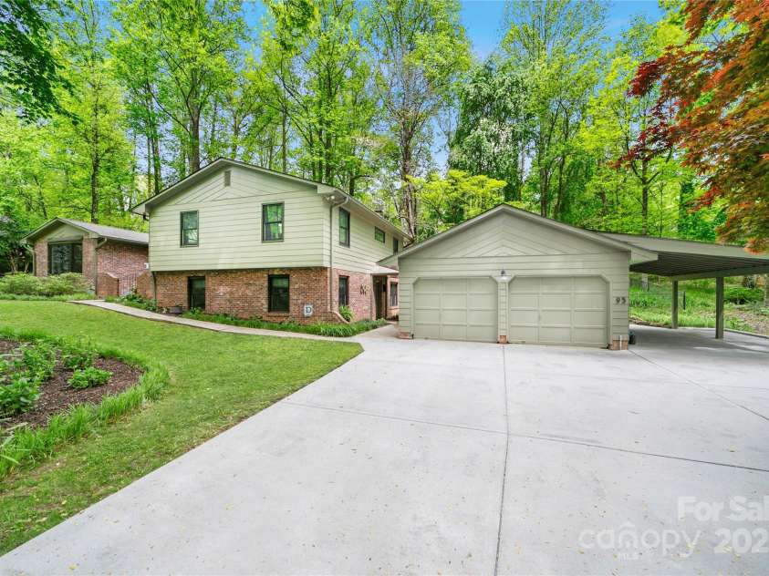 95 Ridgewood Place, Brevard, NC 28712.  MLS# CAR4235574, YatesRealty ID 15757. 
