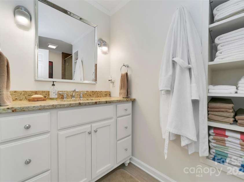 95 Ridgewood Place, Brevard, NC 28712.  MLS# CAR4235574, YatesRealty ID 15757. Bathroom 2